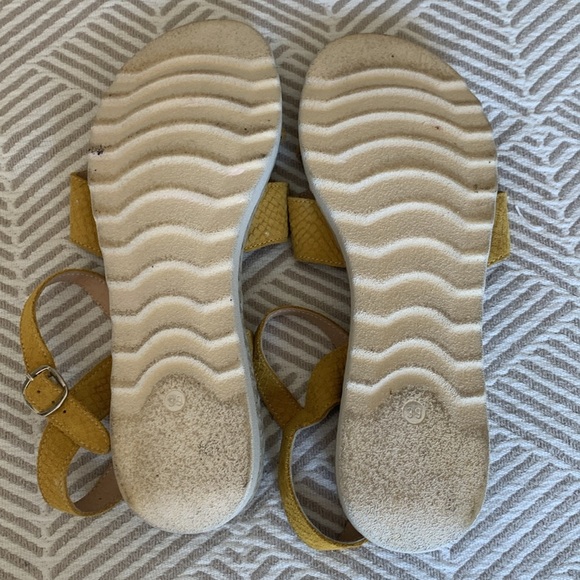 Porronet yellow suede sandals size 8.5 - Picture 5 of 8